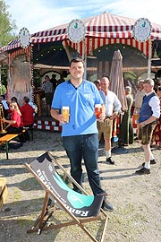 Johannes Probst braut die beiden Rammlerbräu Biere, die im Bierkarusel zum Ausschank kommen (©Foto: Martin Schmitz)